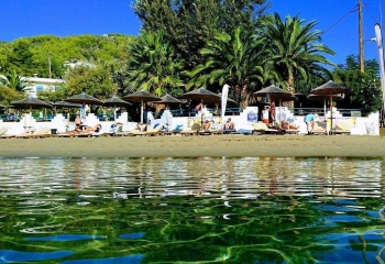 ζητειται μαγειρας η βοηθος μαγειρα