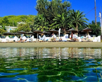 ζητειται μαγειρας η βοηθος μαγειρα