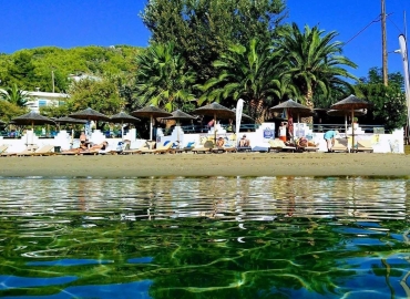 ζητειται μαγειρας η βοηθος μαγειρα